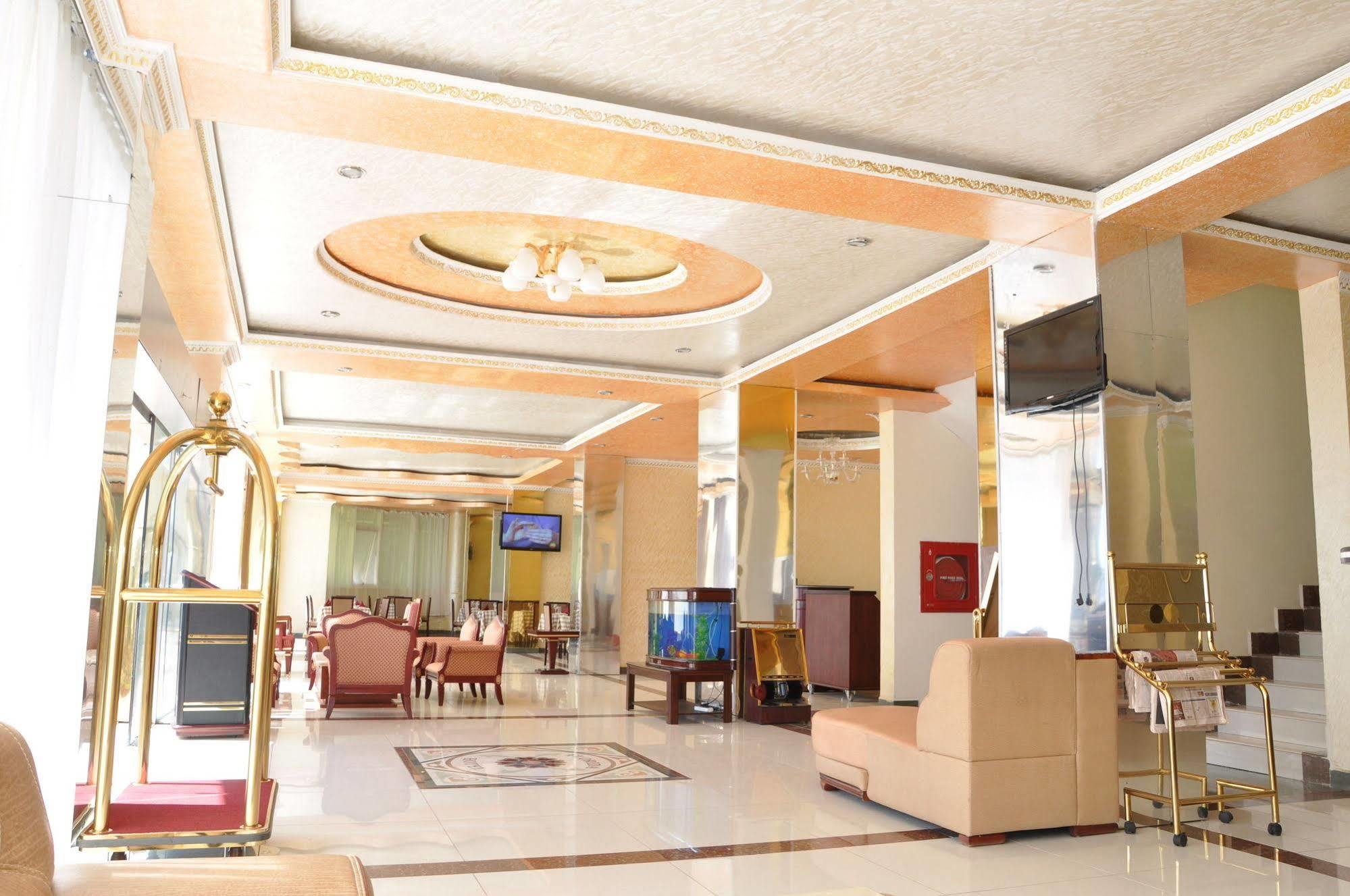Florida International Hotel 贡德尔 外观 照片
