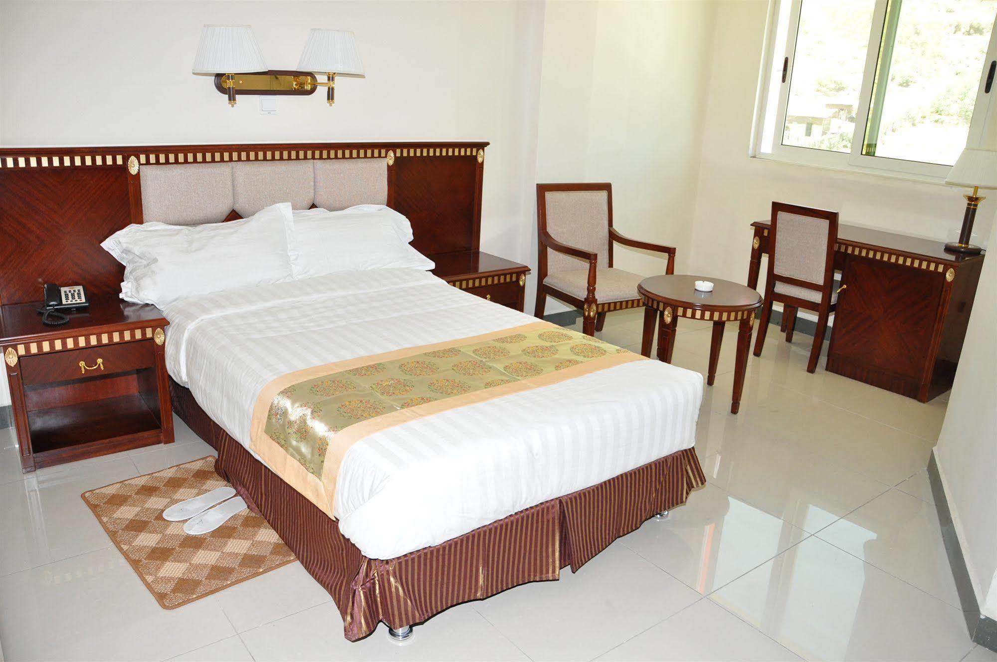 Florida International Hotel 贡德尔 外观 照片
